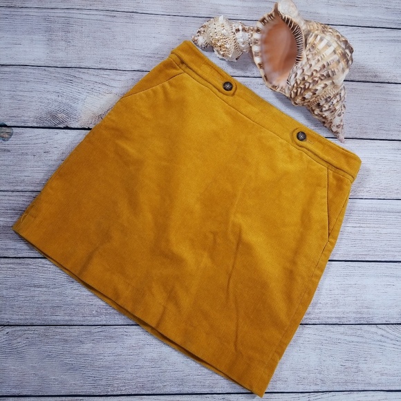 Banana Republic Dresses & Skirts - Banana Republic gold corduroy mini skirt Sz 10